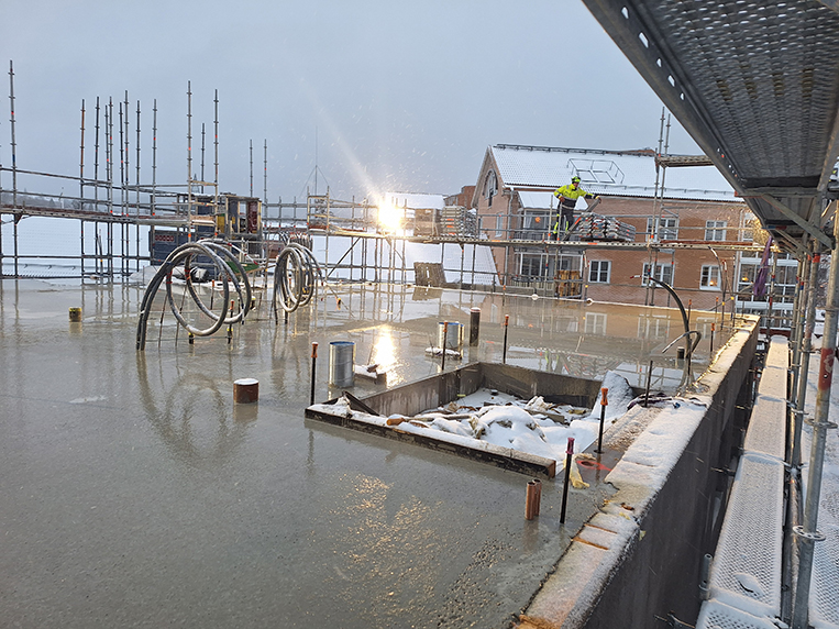 Gjutning av bjälklag i vinterväder.
